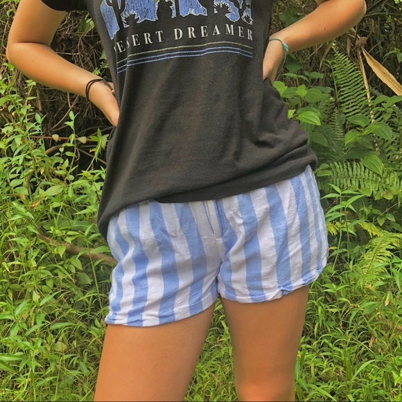 F21 striped shorts with buckle - Picture 1 of 4